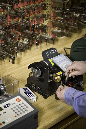 Key duplicated and key cutting, re-key and lock oicking in Fort Lauderdale.